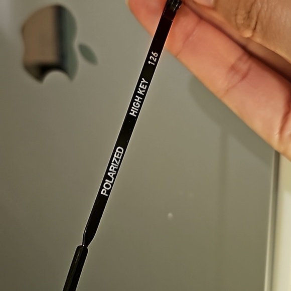 Quay high key oversized polarized sunglasses - Picture 2 of 4